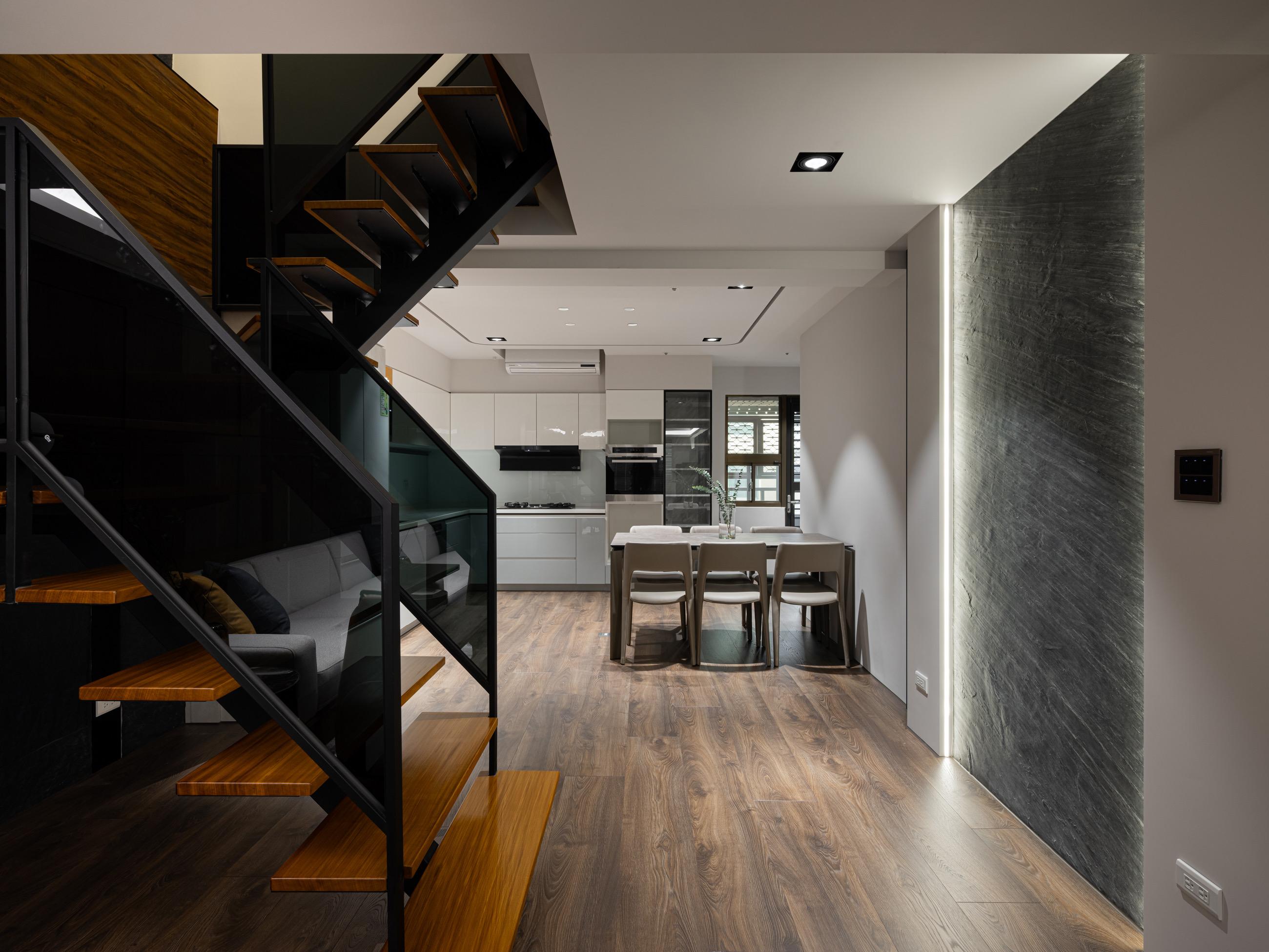 F9C68211-6A52-4A43-9339-338B0D858FC4