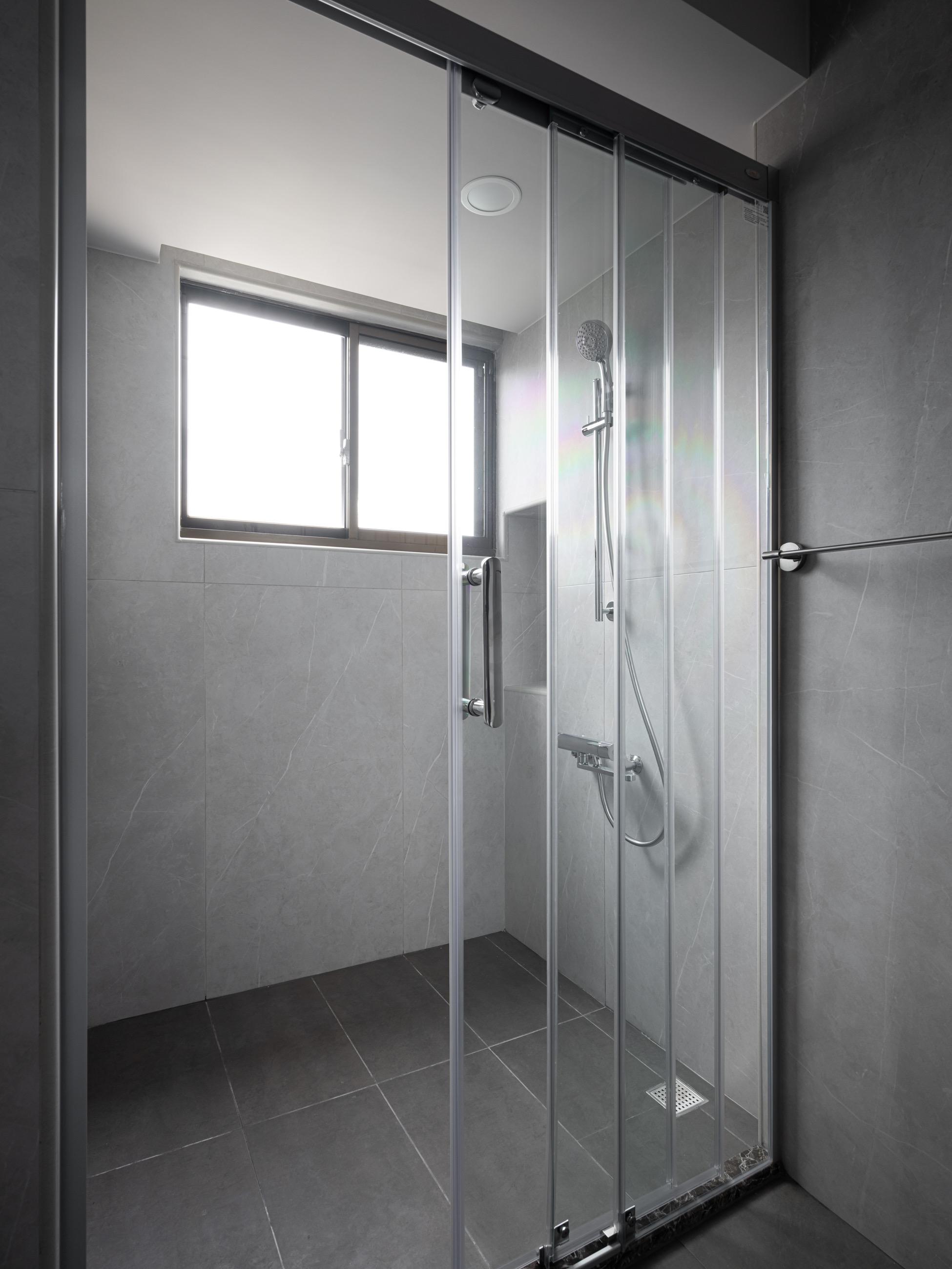 A97B5951-2BE3-4A0E-B4DA-0DF6FF065879